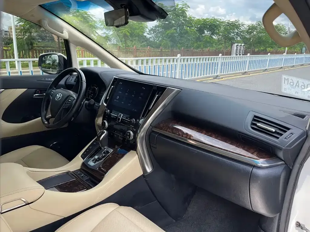 Toyota Alphard 2022 из CN, фото 6