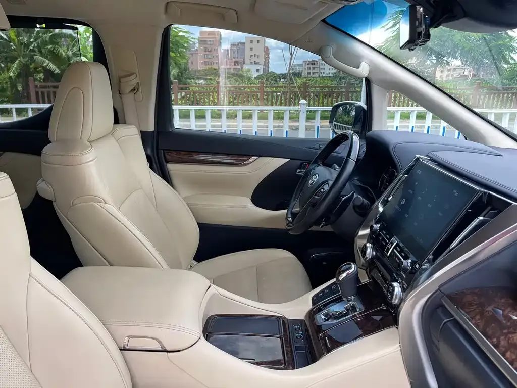 Toyota Alphard 2022 из CN, фото 7