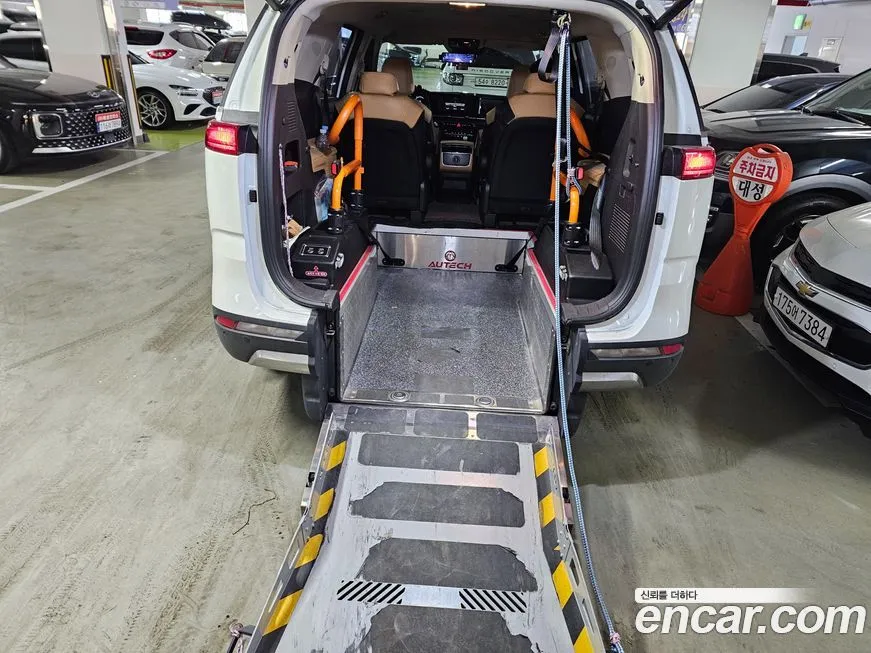 Kia Carnival 2023 из KR, фото 1