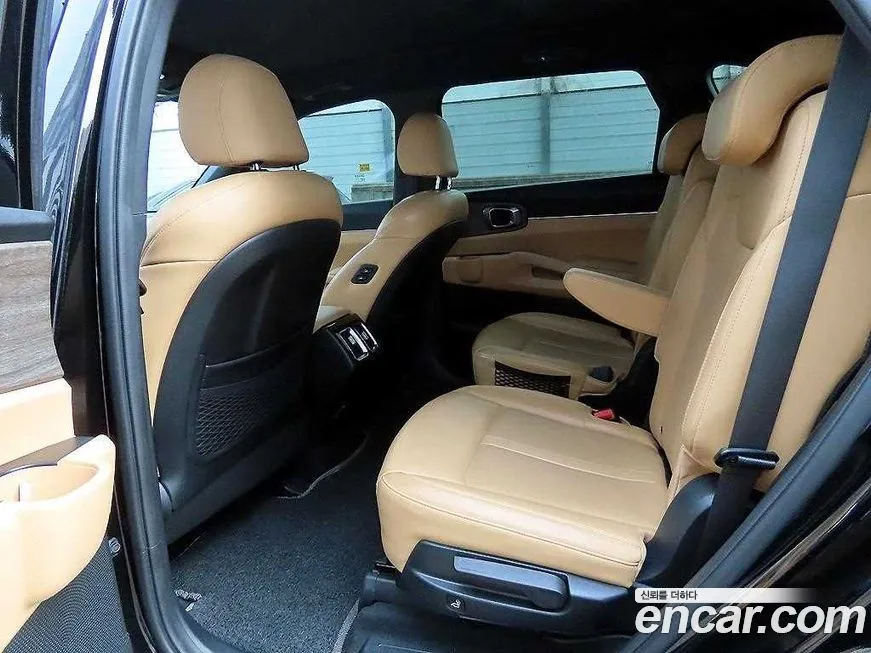Kia Sorento — фото 6