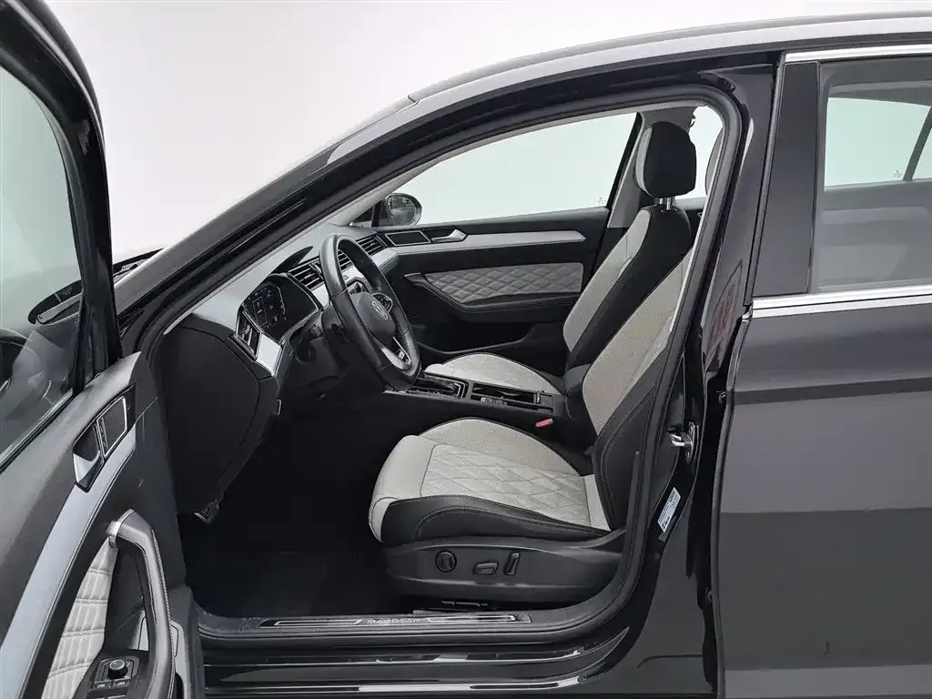 Volkswagen Magotan 2022 из CN, фото 7