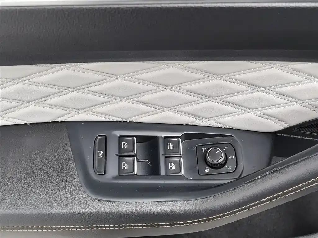 Volkswagen Magotan 2022 из CN, фото 5