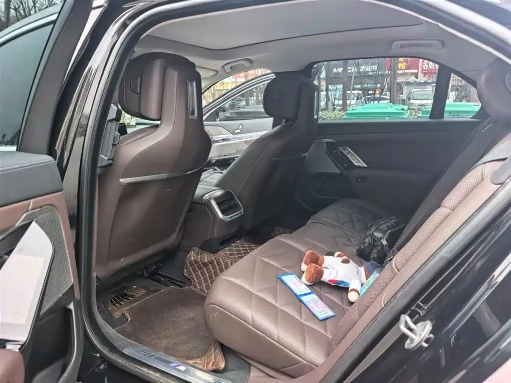 BMW 7 Series 2024 из CN, фото 5