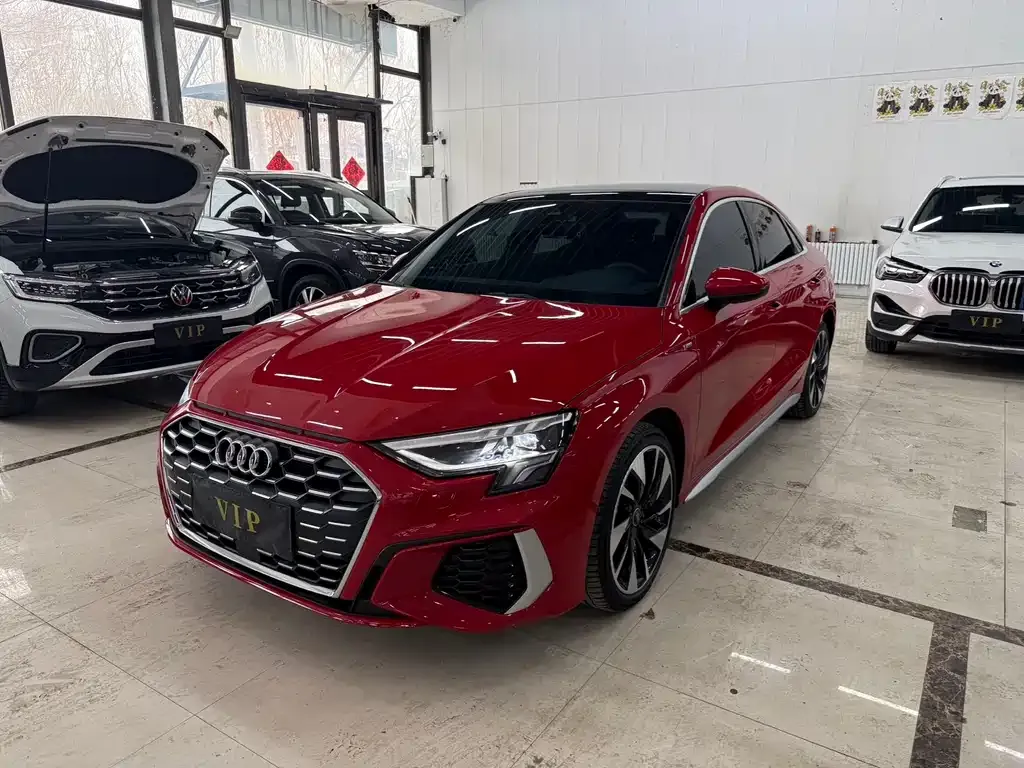 Audi A3 — фото 1