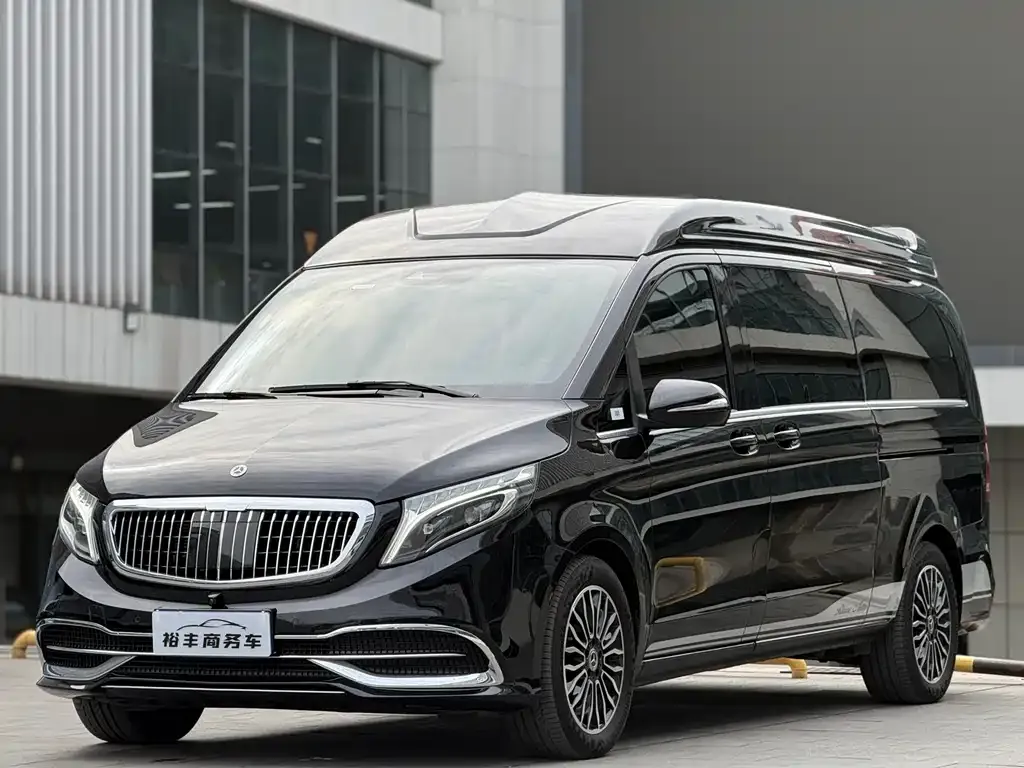 Mercedes-Benz V-Class — фото 1