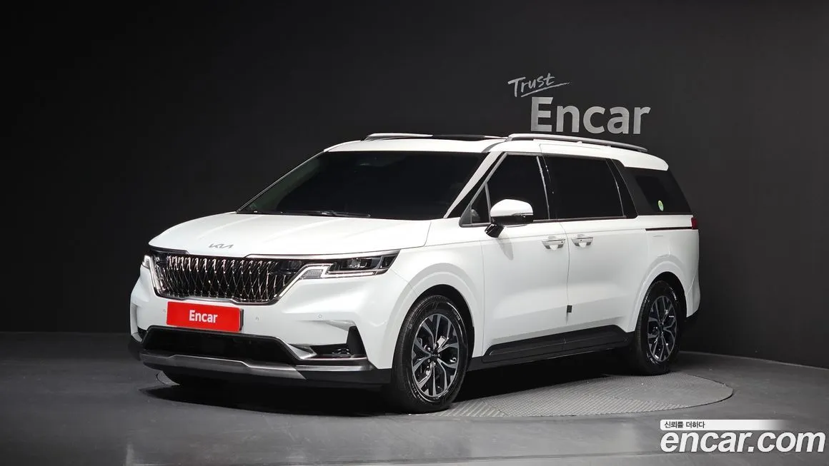 Kia Carnival — фото 1