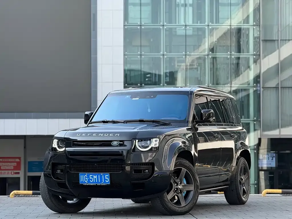 Land Rover Defender — фото 1