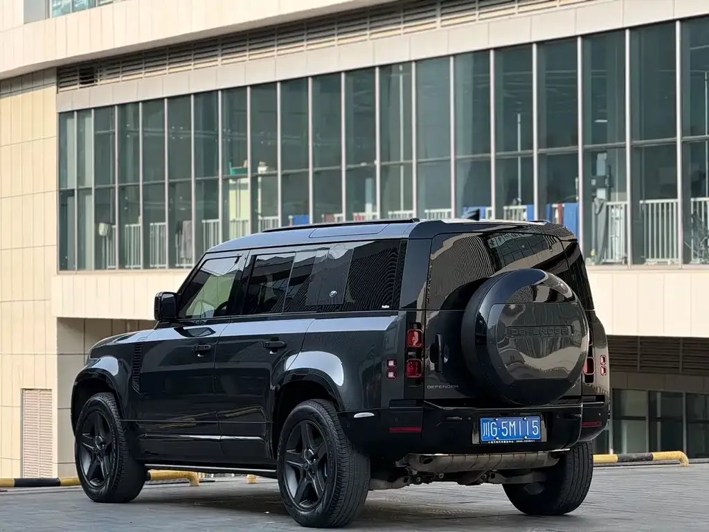 Land Rover Defender — фото 10