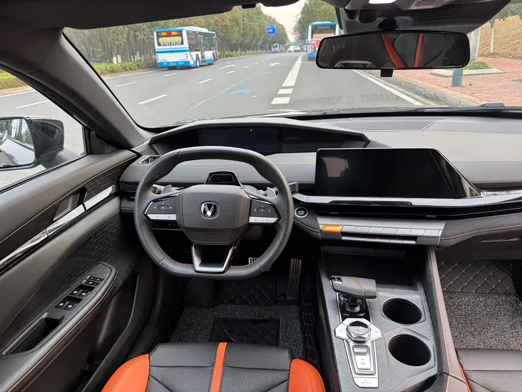 Changan UNI-V 2024 из CN, фото 2