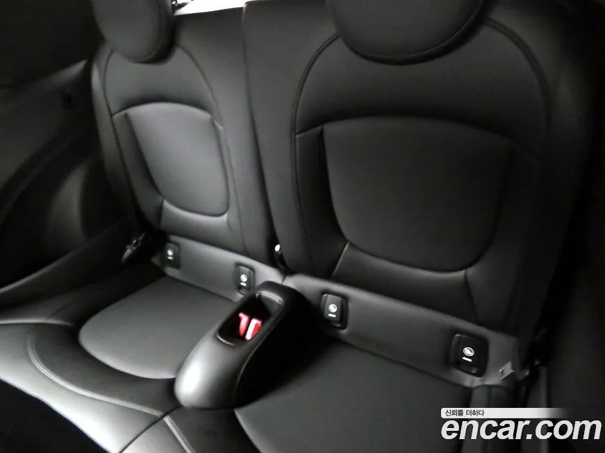 Mini Cooper Convertible 2022 из KR, фото 9