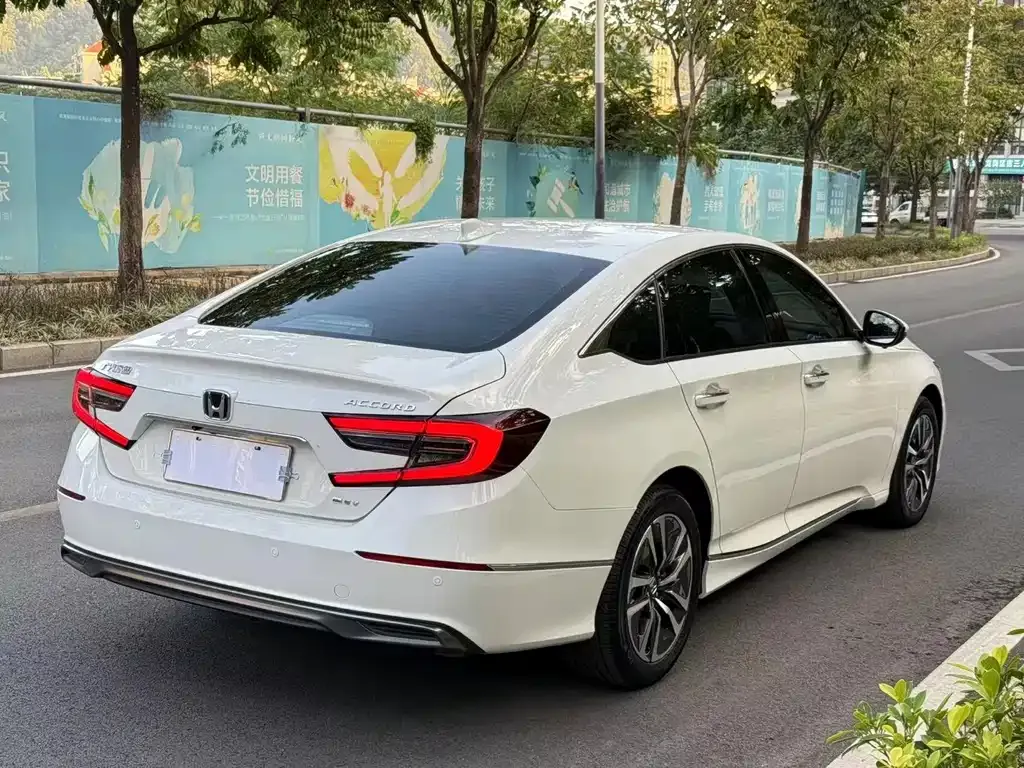 Honda Accord — фото 5