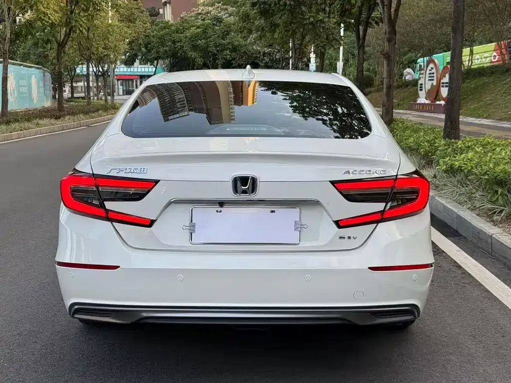 Honda Accord — фото 7