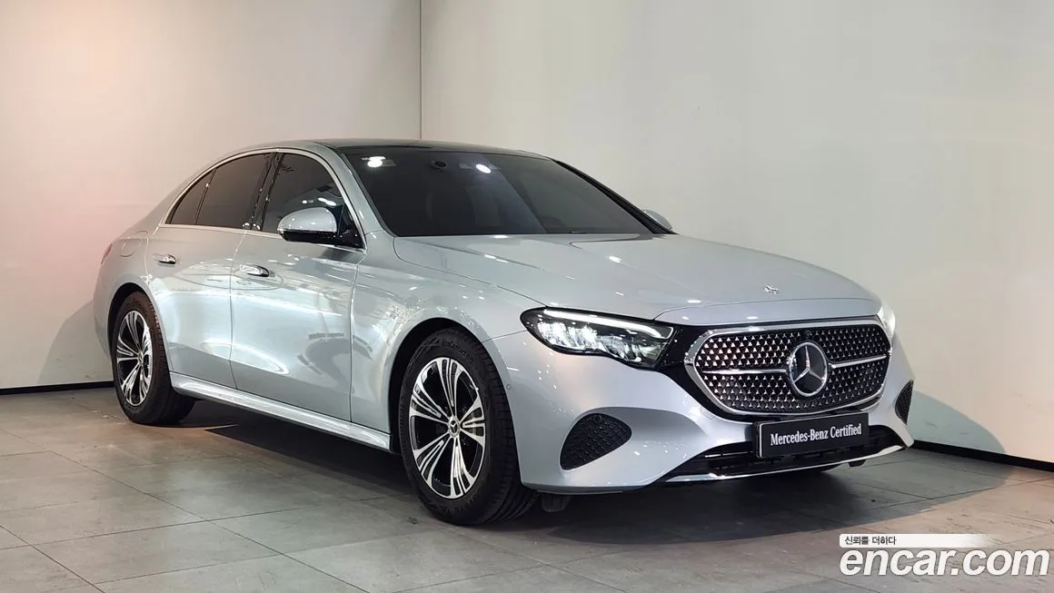 Mercedes-Benz E-Class — фото 1