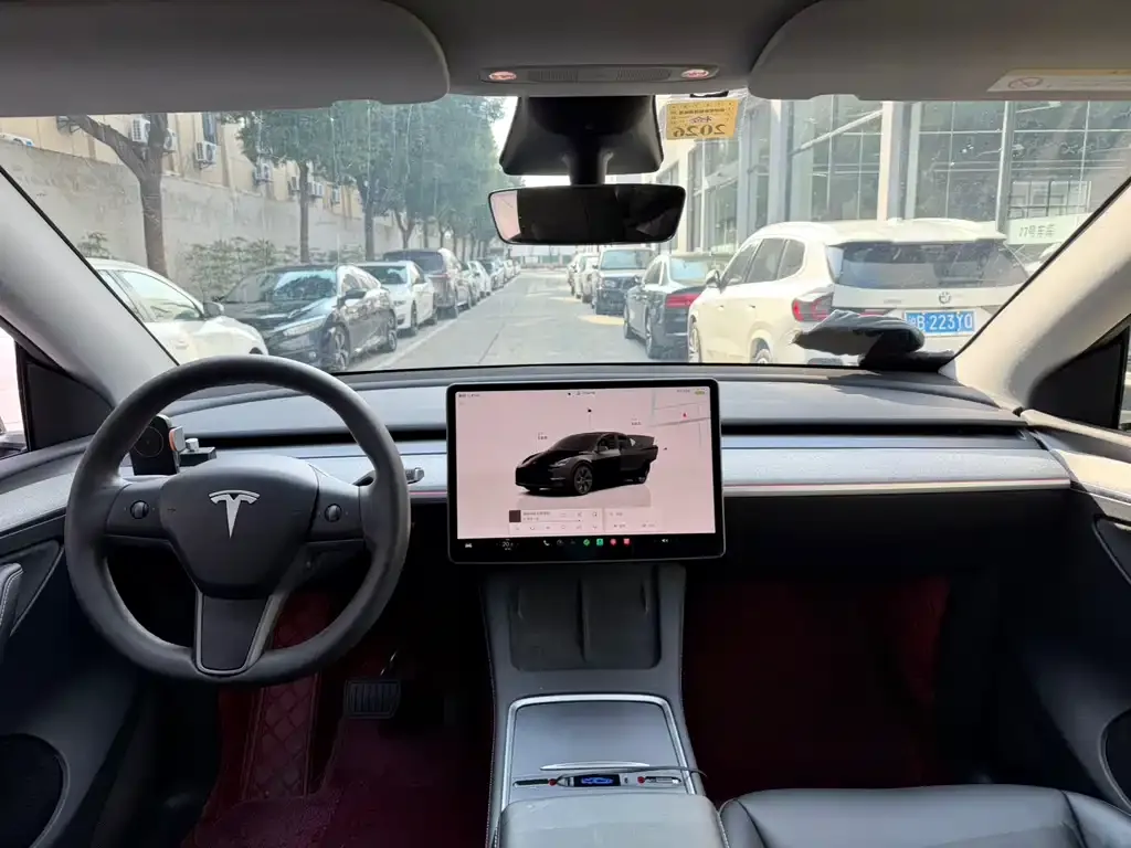 Tesla Model Y — фото 2