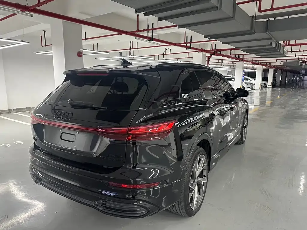 Audi Q5 e-tron — фото 6