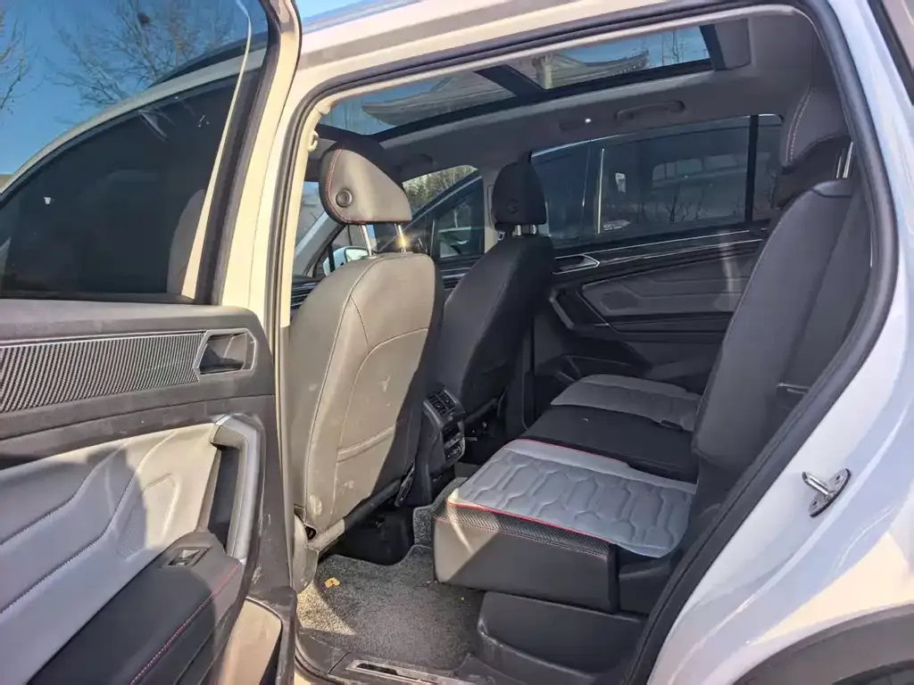 Volkswagen Tiguan L 2022 из CN, фото 2
