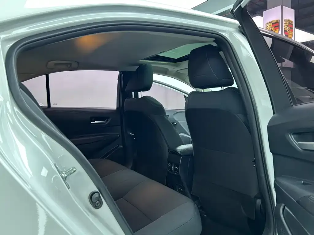 Toyota Corolla 2022 из CN, фото 7