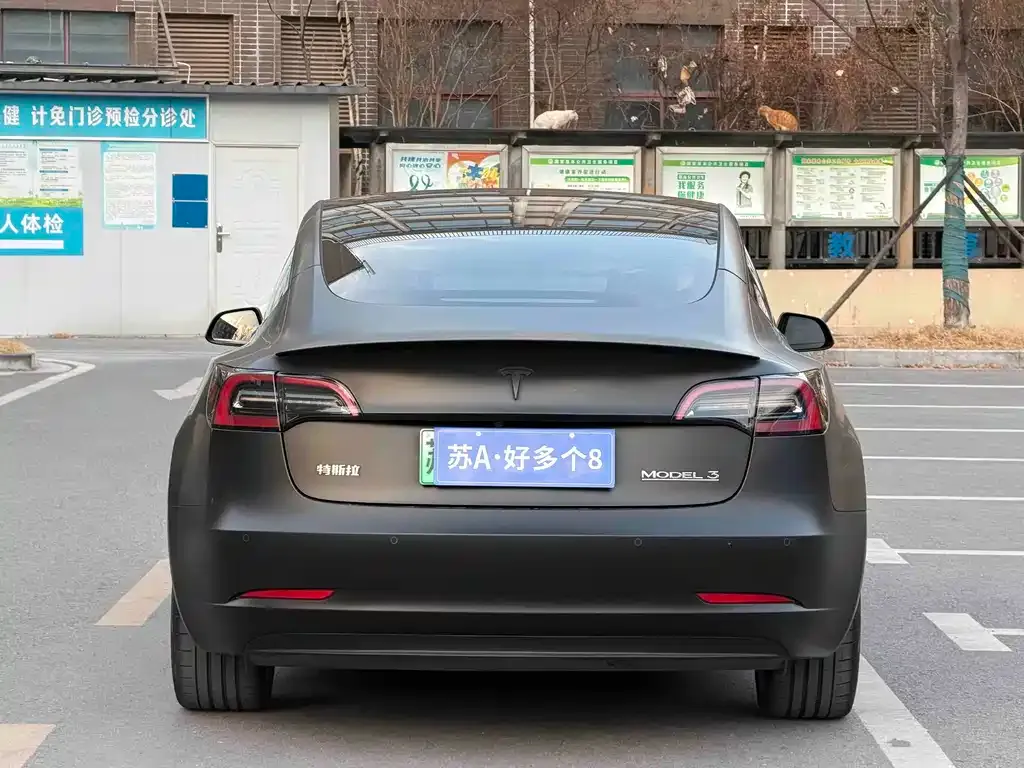 Tesla Model 3 — фото 4