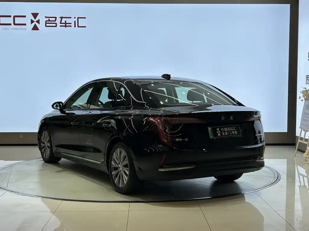 Hongqi E-QM5 — фото 5