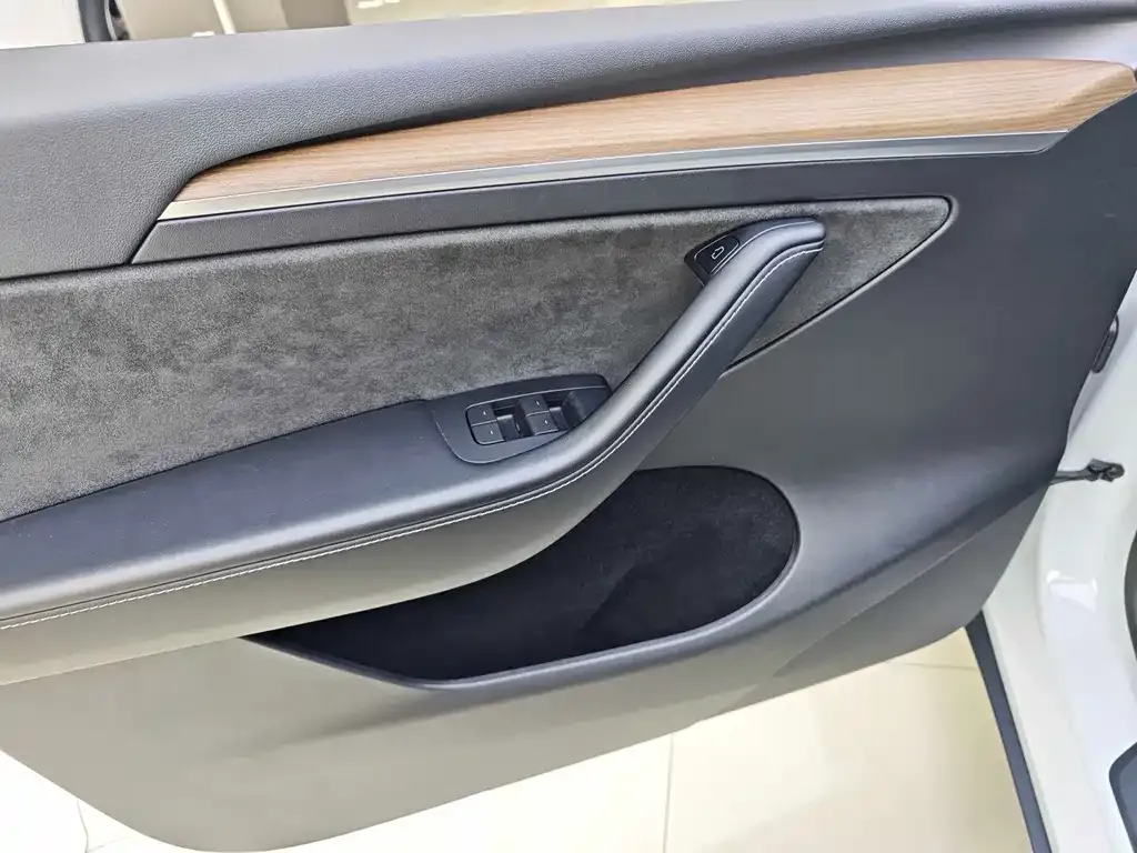Tesla Model Y 2023 из CN, фото 3