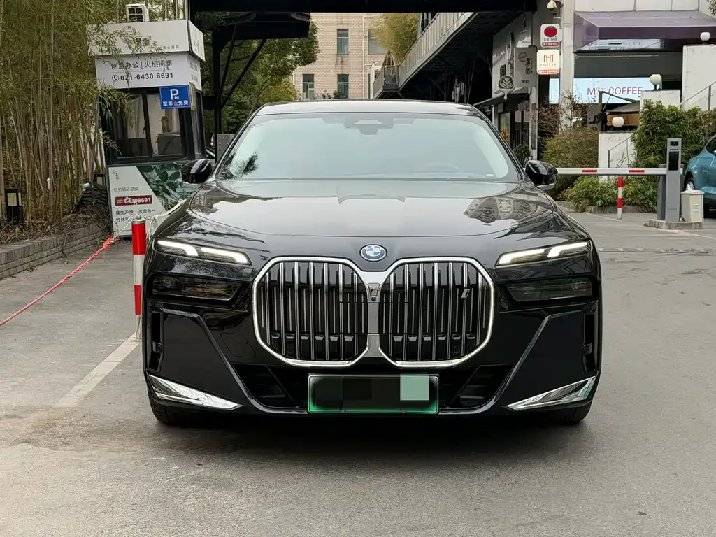 BMW i7 2023 из CN, фото 10