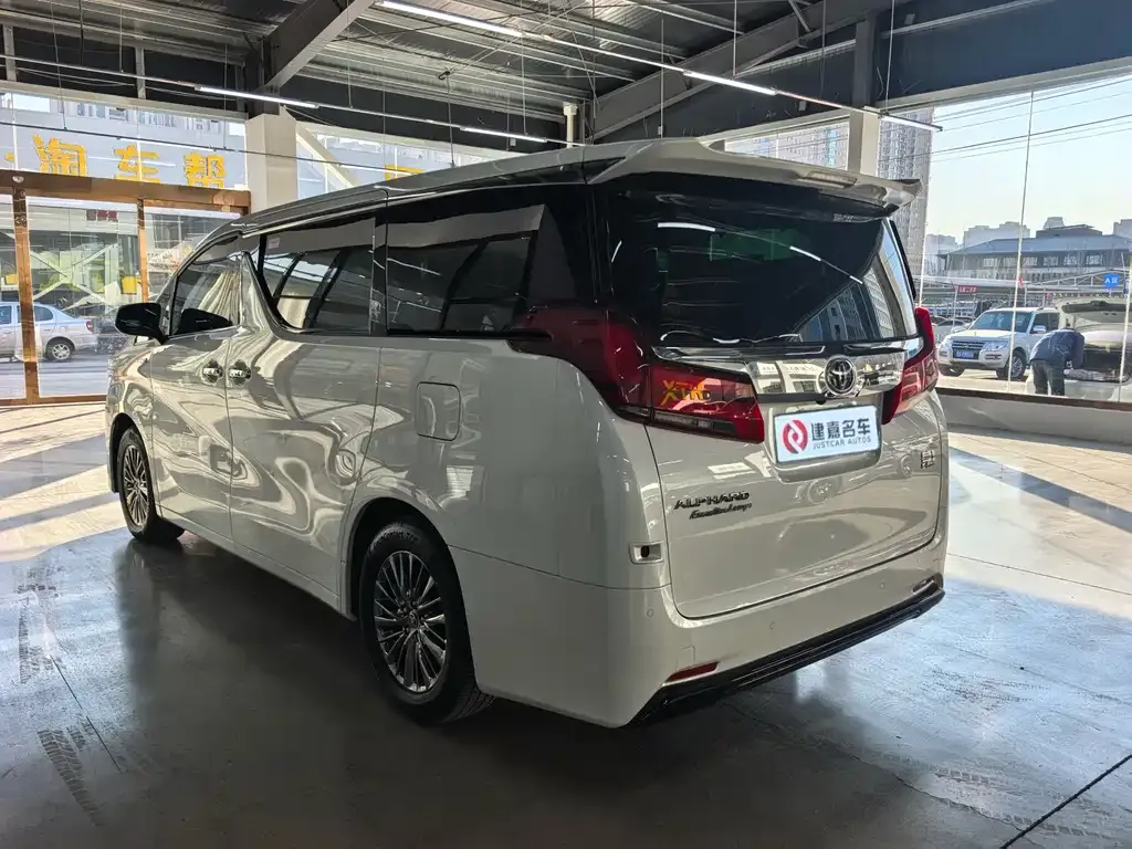 Toyota Alphard 2022 из CN, фото 6