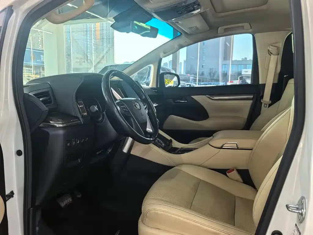 Toyota Alphard 2022 из CN, фото 9