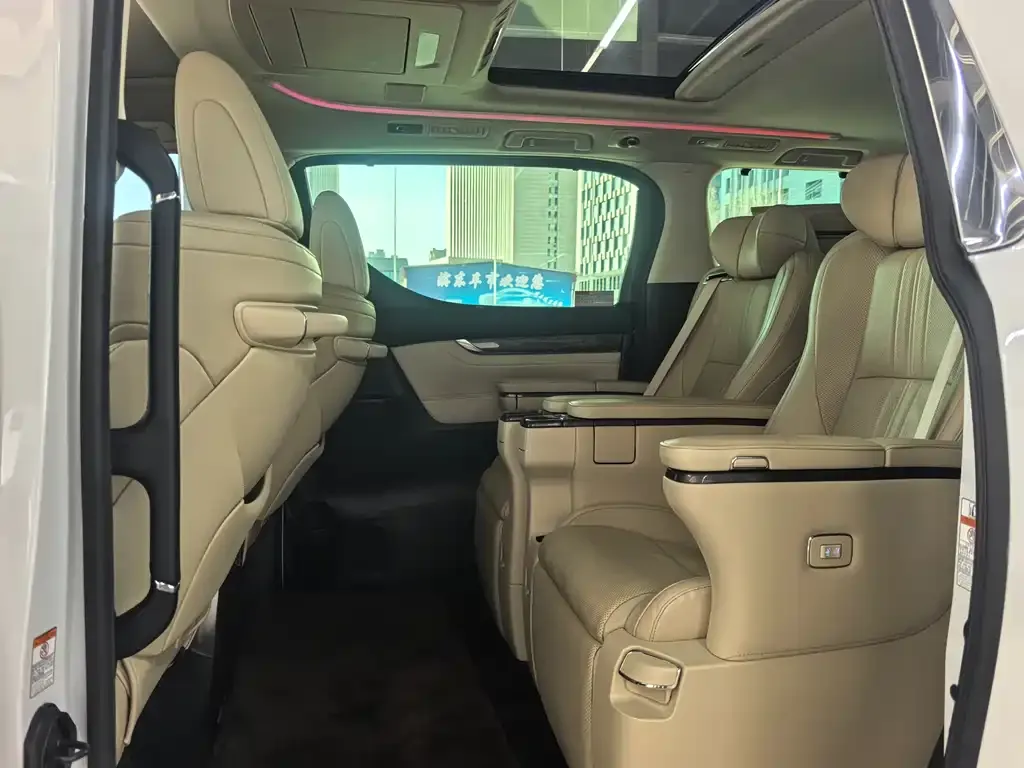 Toyota Alphard 2022 из CN, фото 2