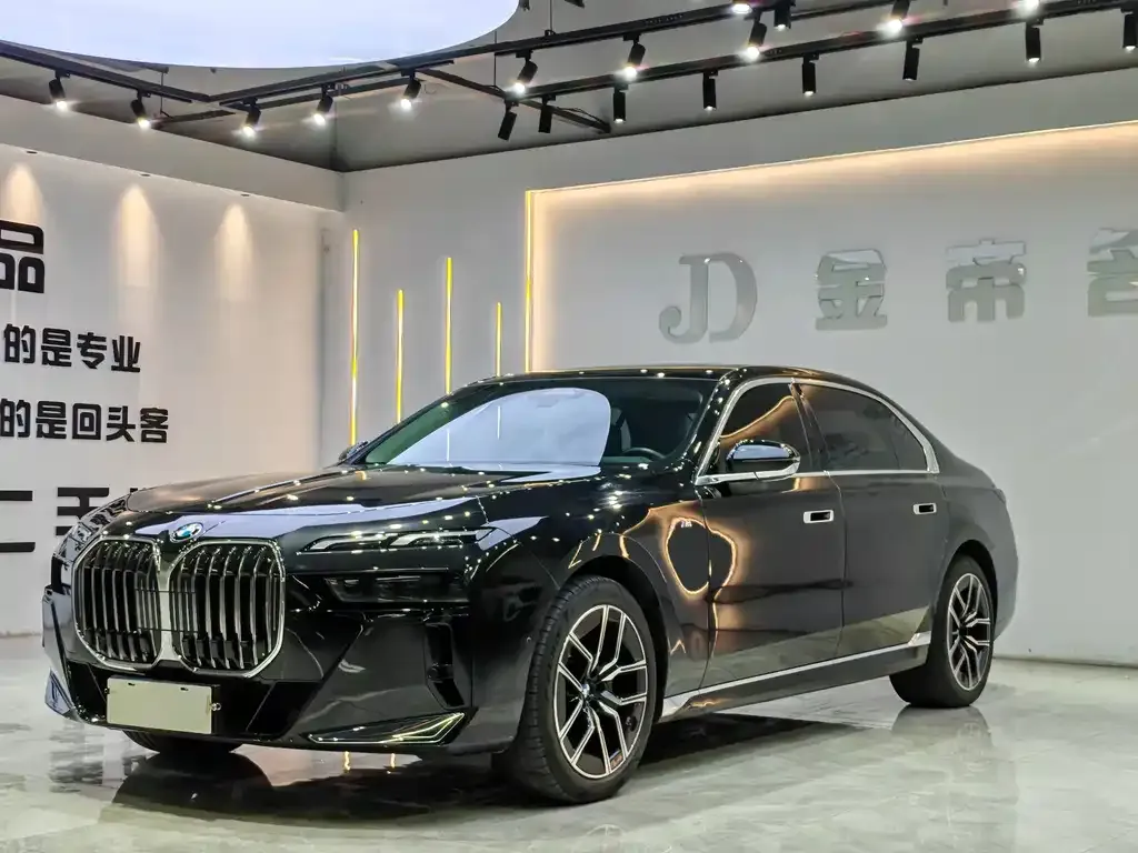 BMW 7 Series 2024 из CN, фото 1