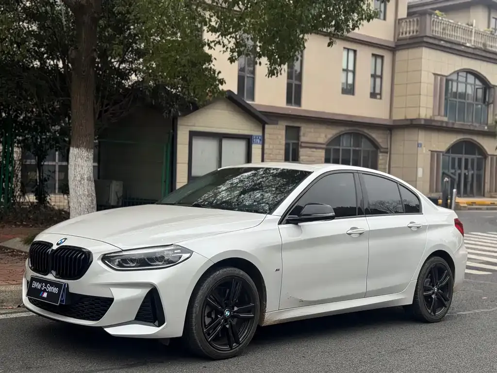 BMW 1 Series — фото 1
