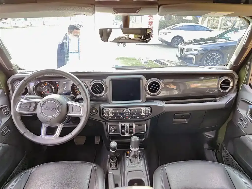 Jeep Wrangler 2024 из CN, фото 5