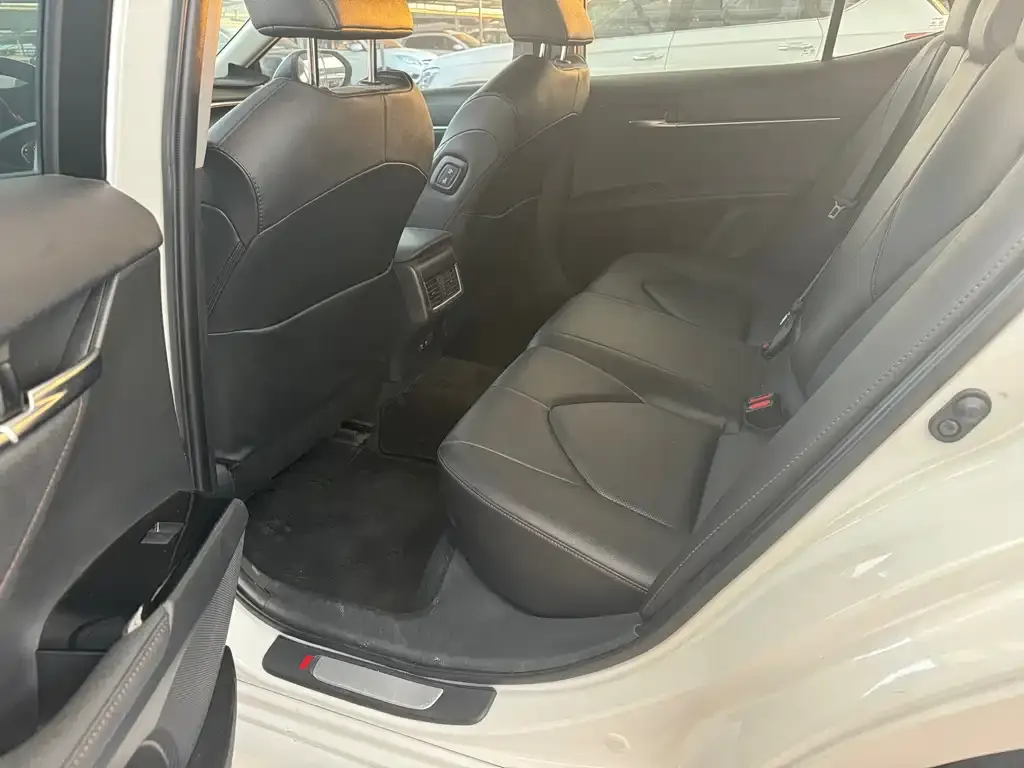 Toyota Camry 2021 из CN, фото 2