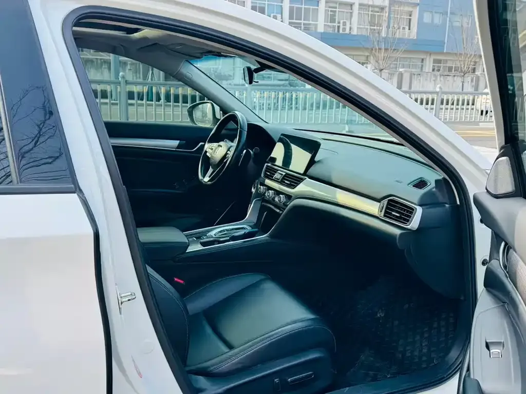 Honda Accord — фото 3