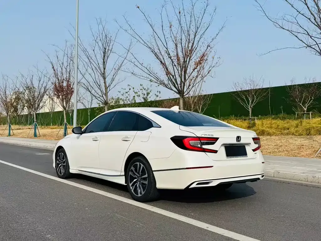 Honda Accord — фото 6