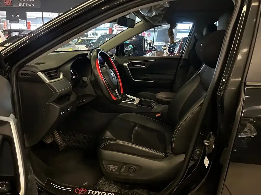Toyota RAV4 2024 из CN, фото 4