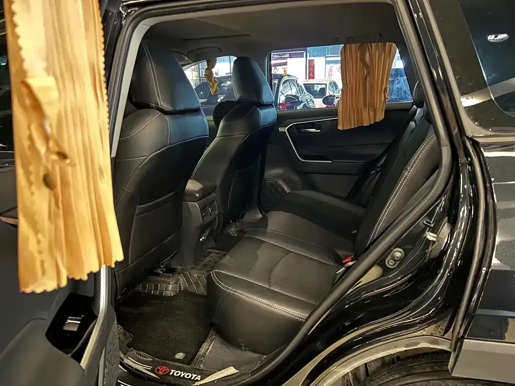 Toyota RAV4 2024 из CN, фото 10