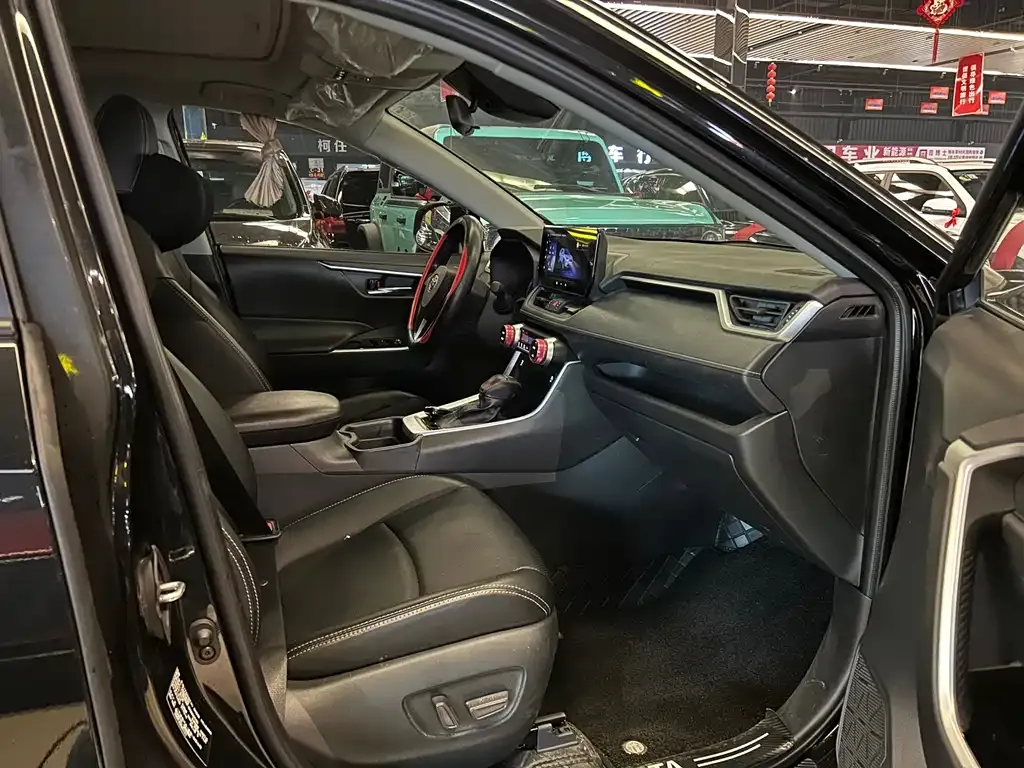 Toyota RAV4 2024 из CN, фото 6