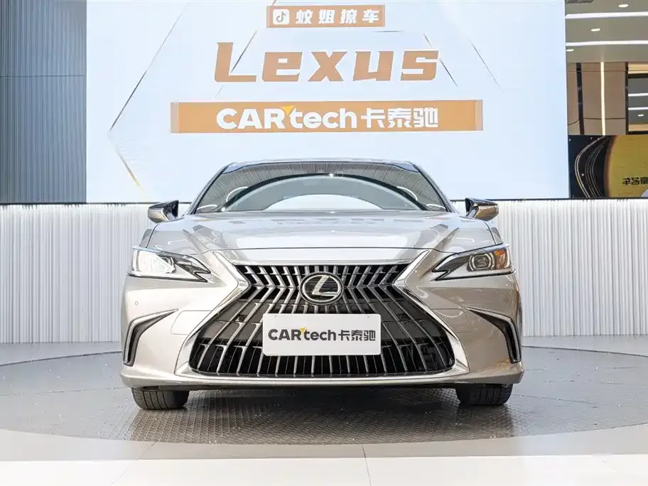 Lexus ES — фото 1