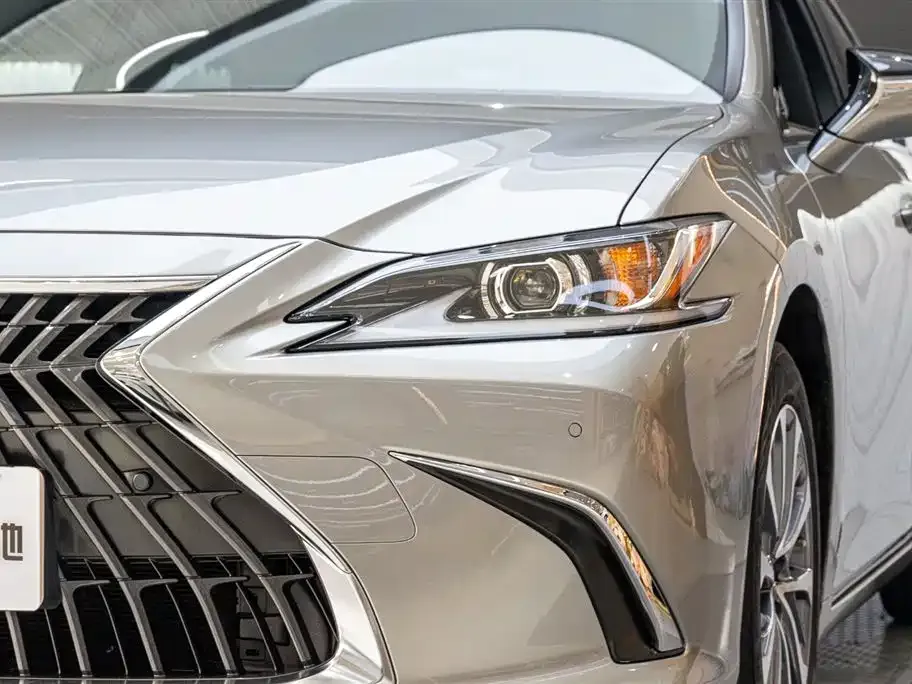 Lexus ES — фото 9