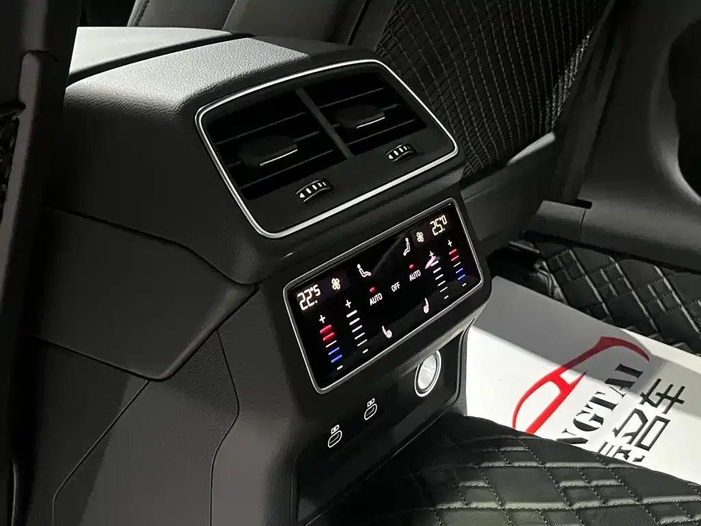 Audi A6L 2024 из CN, фото 10