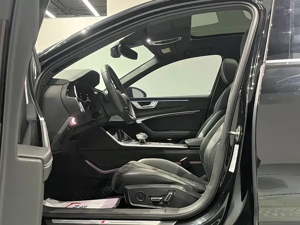 Audi A6L 2024 из CN, фото 9