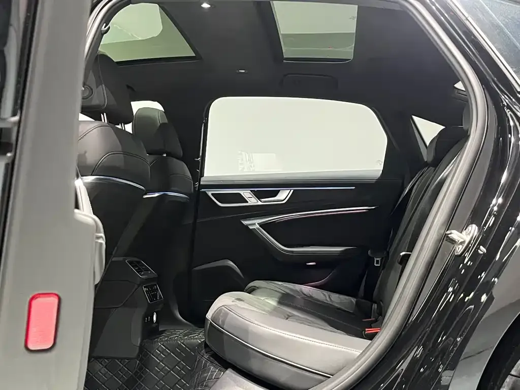 Audi A6L 2024 из CN, фото 6