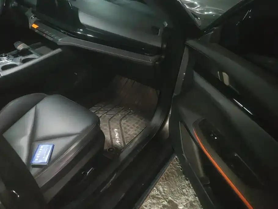 Changan UNI-V 2022 из CN, фото 8