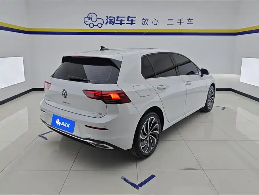 Volkswagen Golf 2024 из CN, фото 4