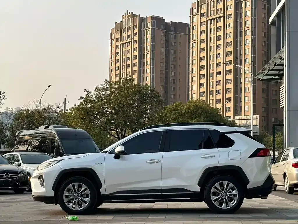 Toyota Wildlander 2022 из CN, фото 9