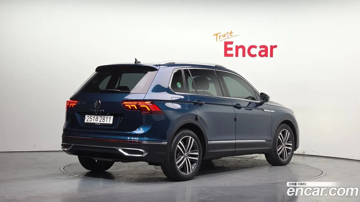 Volkswagen Tiguan — фото 10