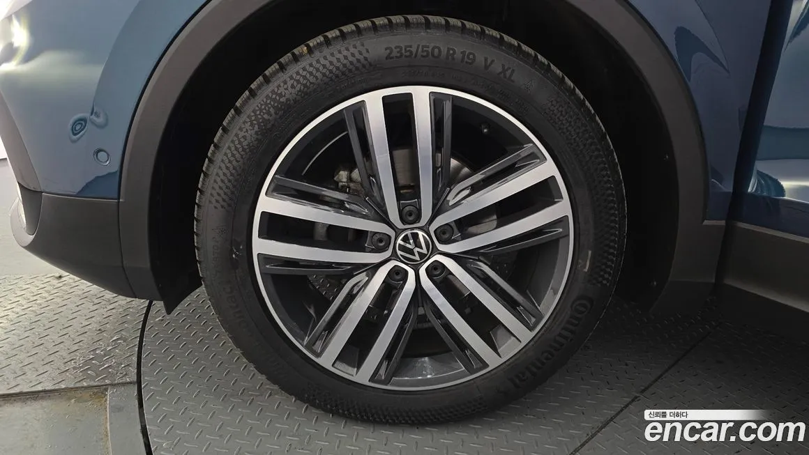 Volkswagen Tiguan — фото 7