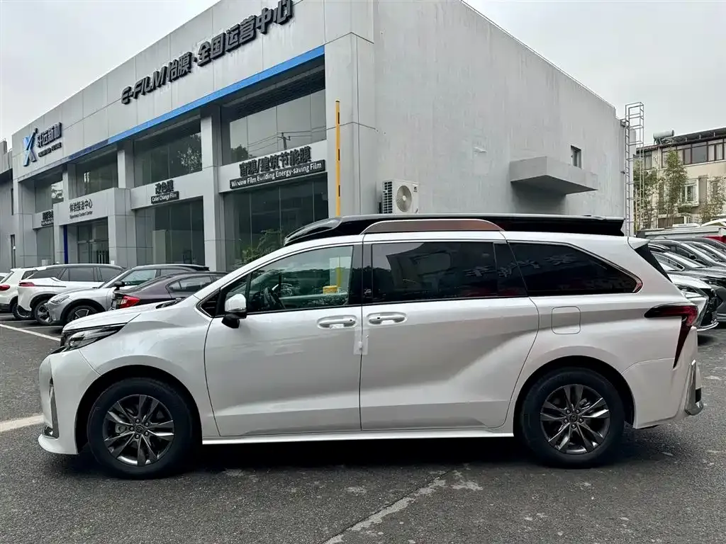 Toyota Sienna 2026 из CN, фото 4