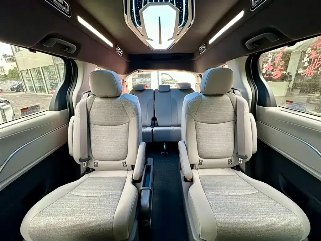 Toyota Sienna 2026 из CN, фото 7