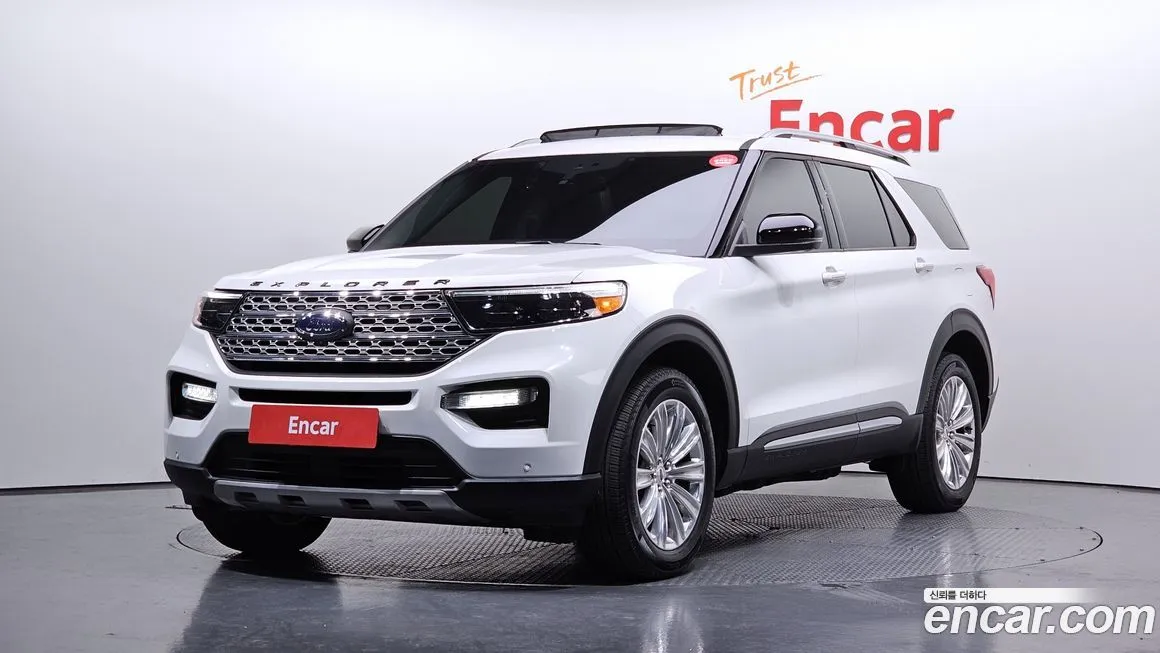 Ford Explorer — фото 1